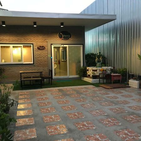 Baan Wararin Hostel Pattaya Exterior photo